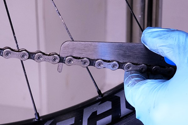 park tools chain wear indicator showing 0.75%+ of wear